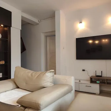 Apartment Urban Living Near Park & Bohemian Street *