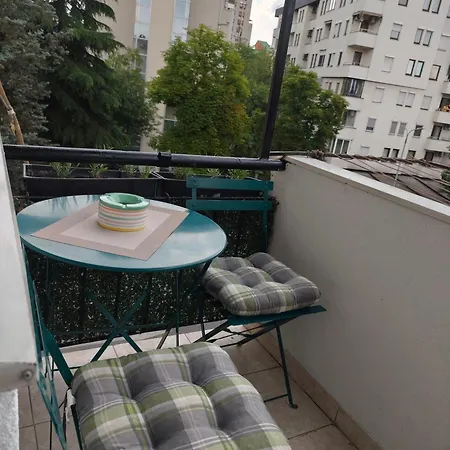 Apartment Urban Living Near Park & Bohemian Street